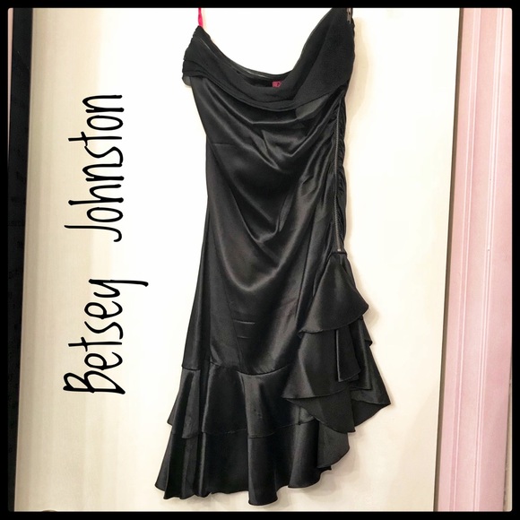 Betsey Johnson Dresses & Skirts - Betsy Johnston black, strapless cocktail dress.